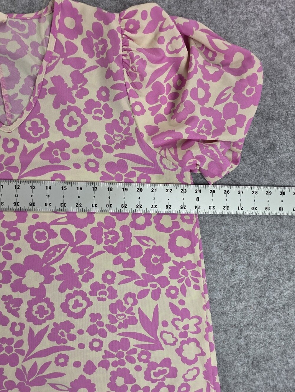 entro Cream Blouse with Pink Floral Print Women's XL Shirt Top - Picture 3 of 6